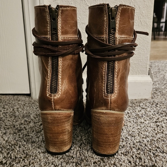 Freebird by Steven - Borow in Taupe Multi Size 6 - Picture 2 of 6